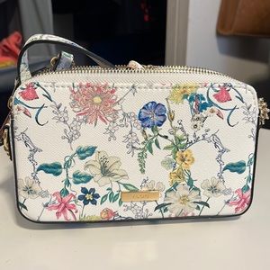 ALDO women crossbody bag. Very cute and with flower print